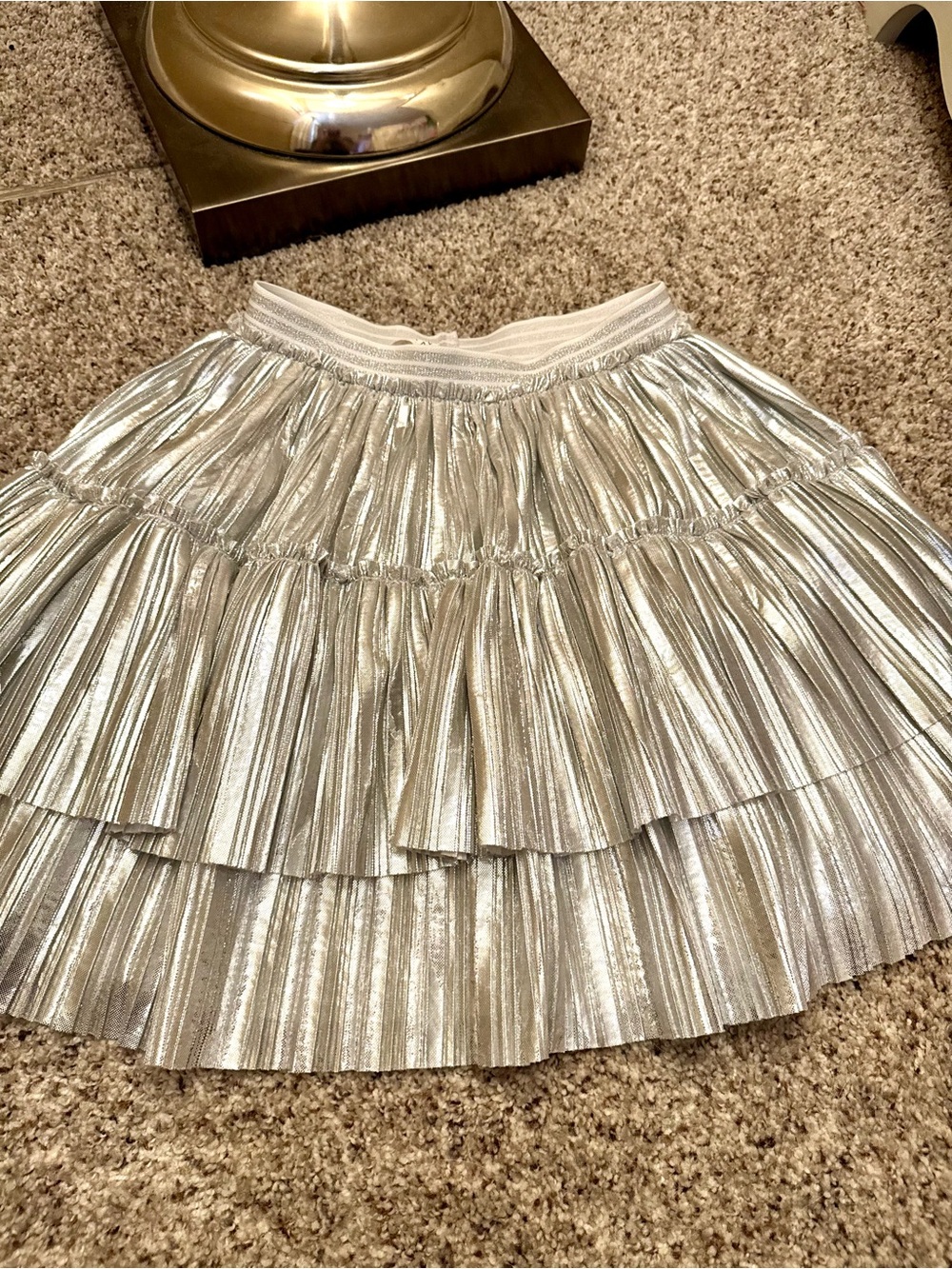 Hannah Banana Silver Tiered Pleated Skirt Size 8